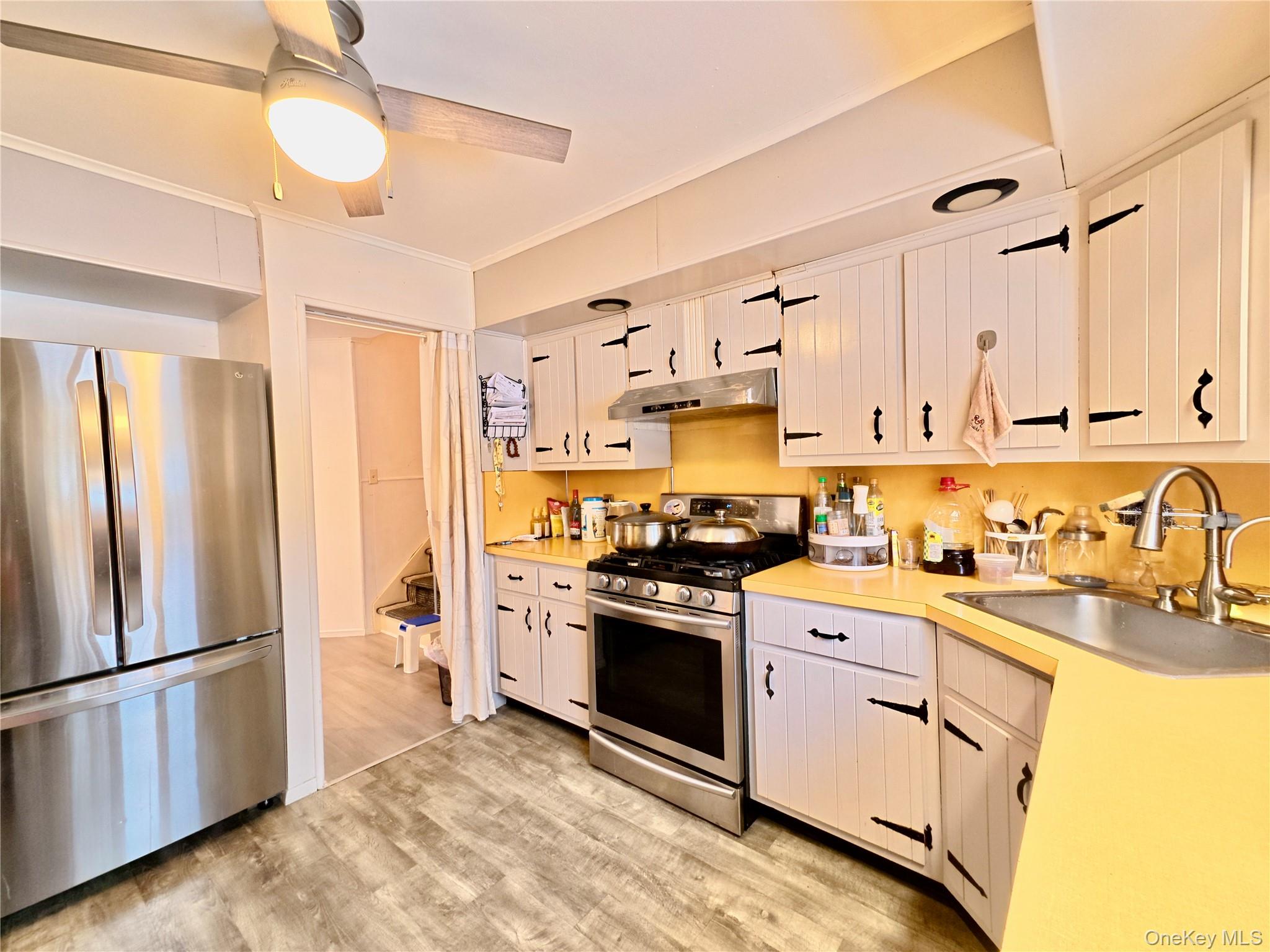 #13 photo, 10 Kings Park Road, Commack , NY 11725