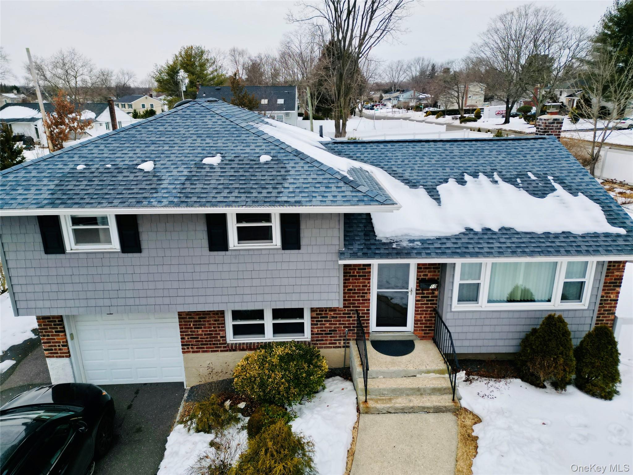 #2 photo, 10 Kings Park Road, Commack , NY 11725