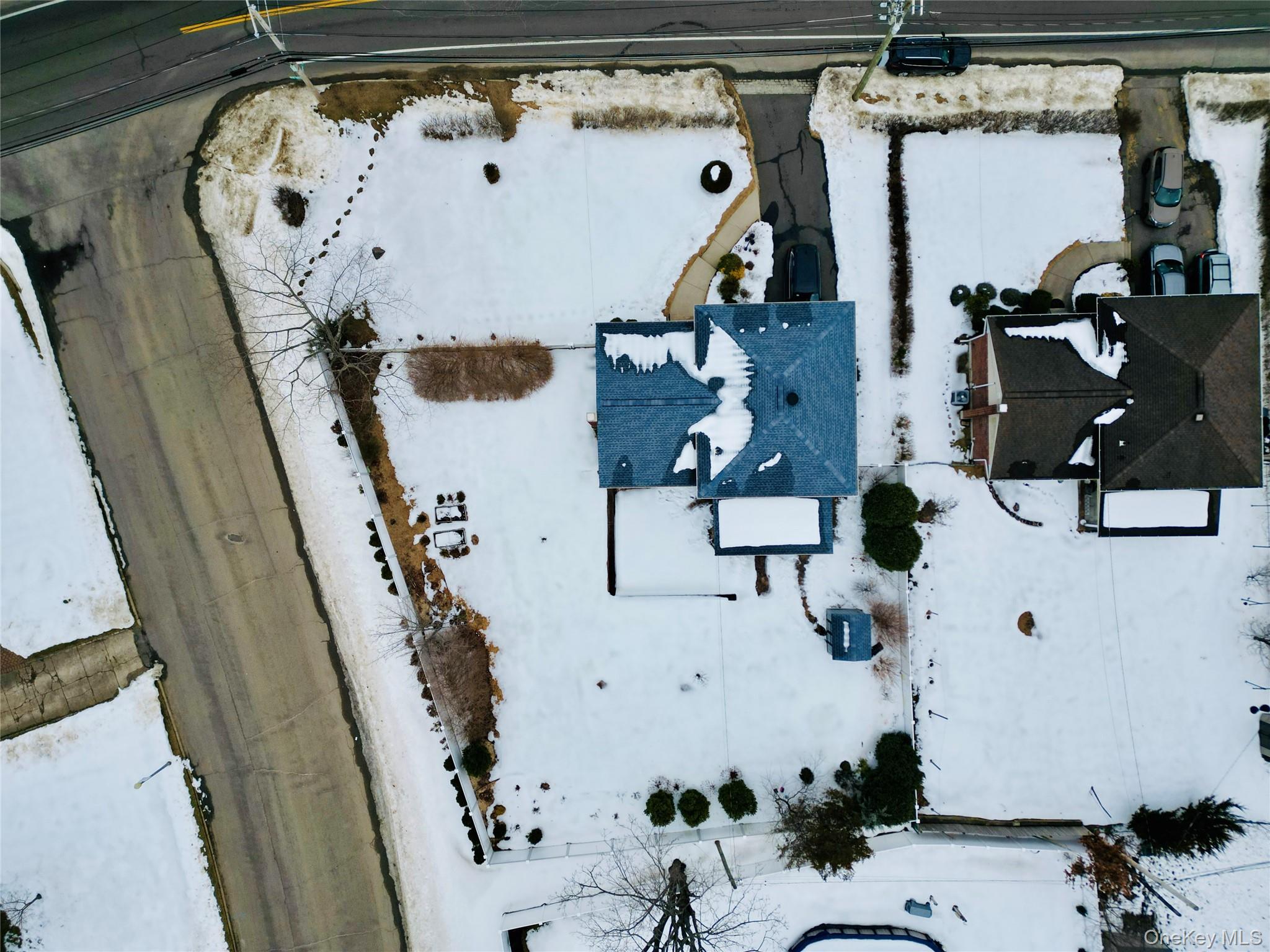 #4 photo, 10 Kings Park Road, Commack , NY 11725