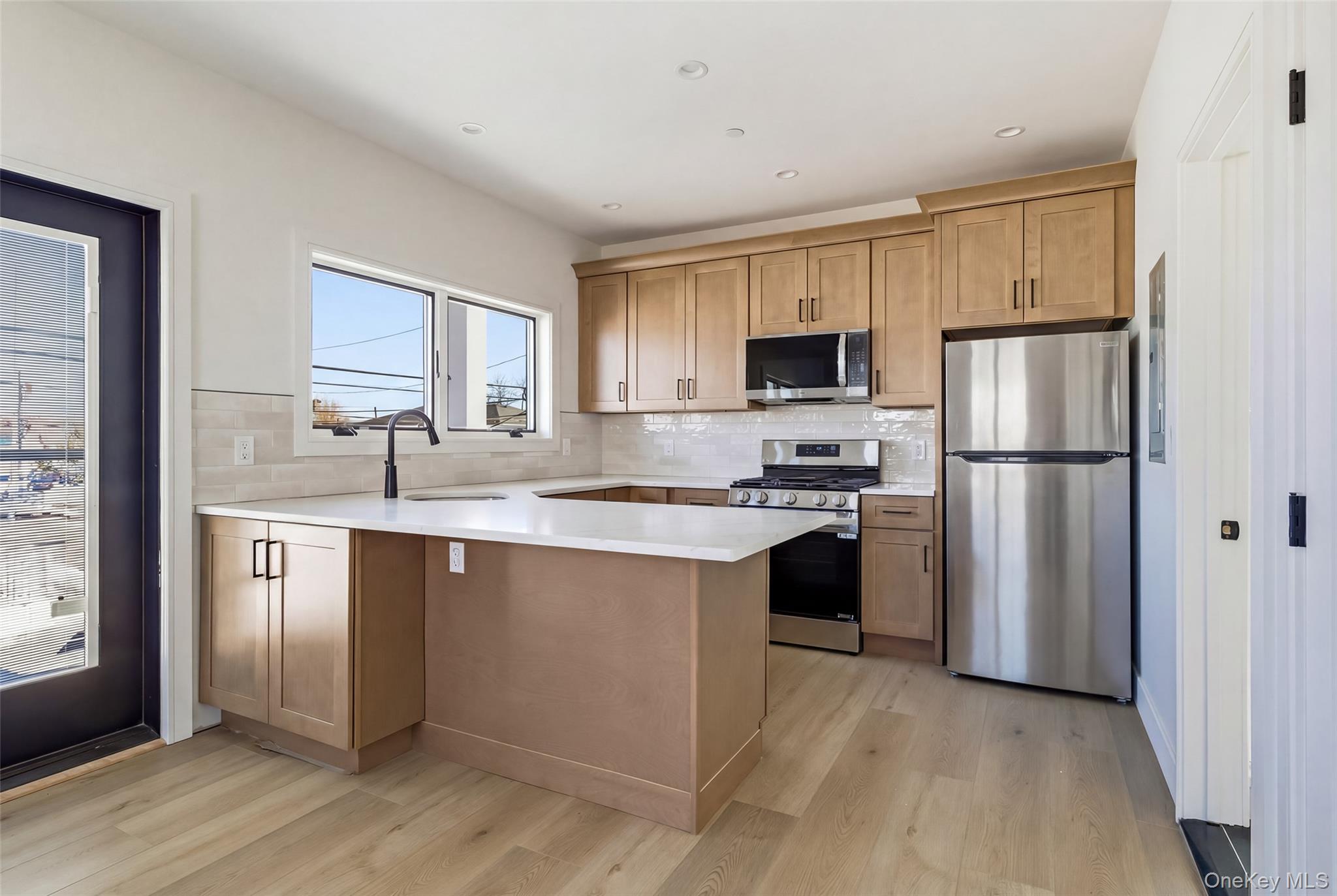 #2 photo, 56 Suffolk Road, ناسو Island Park , NY 11558