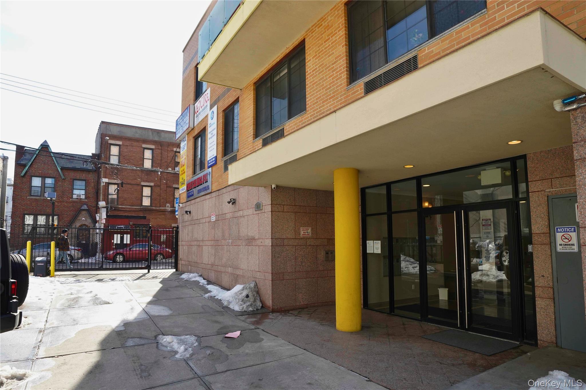 #13 photo, 311 Saint Nicholas Avenue, 뉴욕퀸즈 Ridgewood , NY 11385