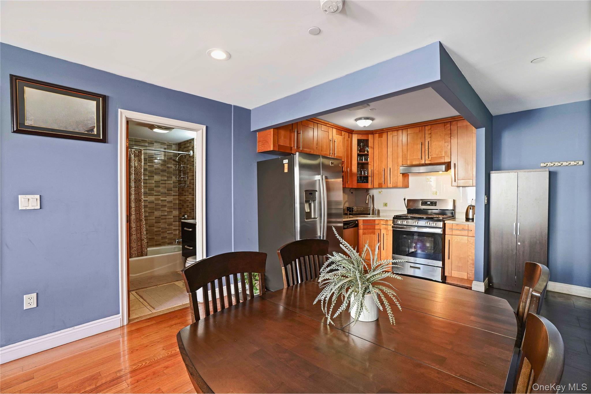 #7 photo, 311 Saint Nicholas Avenue, 뉴욕퀸즈 Ridgewood , NY 11385