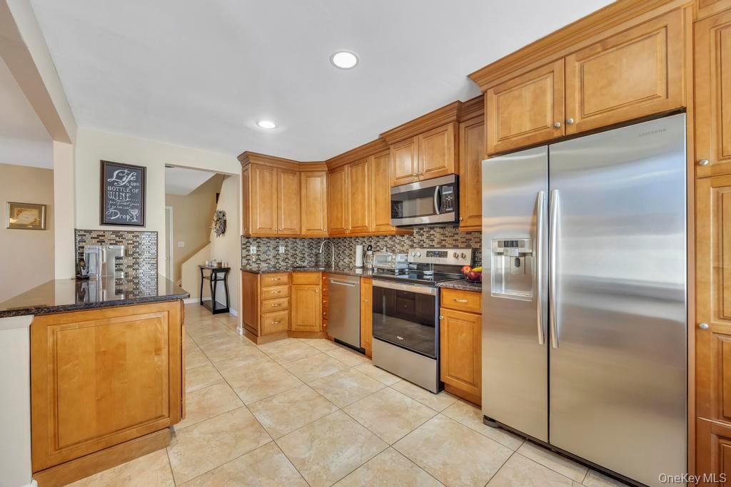 #4 photo, 436 8th Street, Саффолк ‖ Bohemia , NY 11716