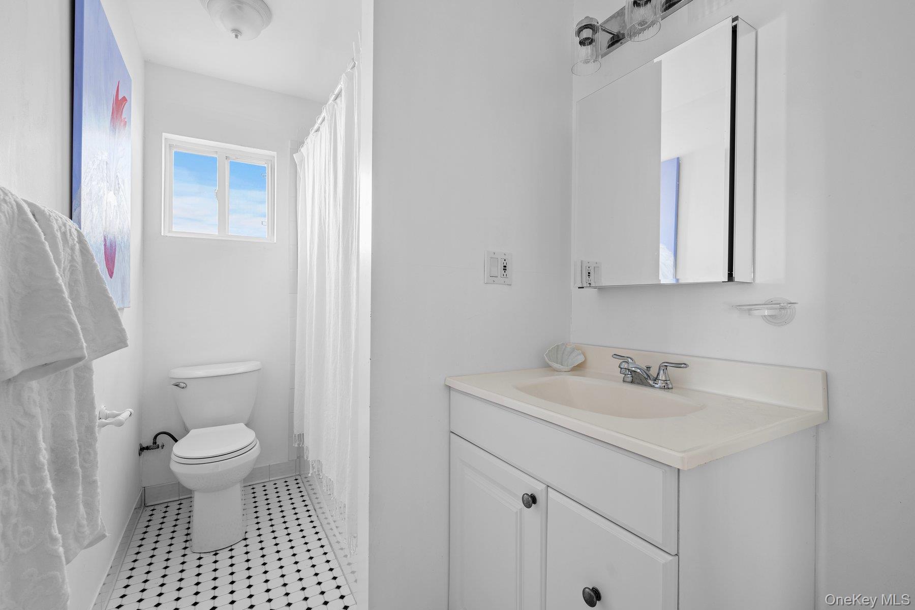 #18 photo, 654A Dune Road, Westhampton Dunes , NY 11978