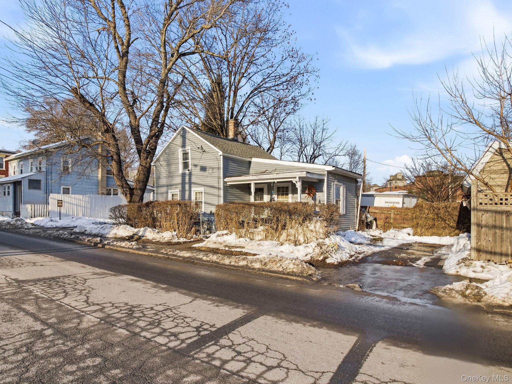 #4 photo, 145 W Bridge Street, 뉴욕주 Saugerties , NY 12477