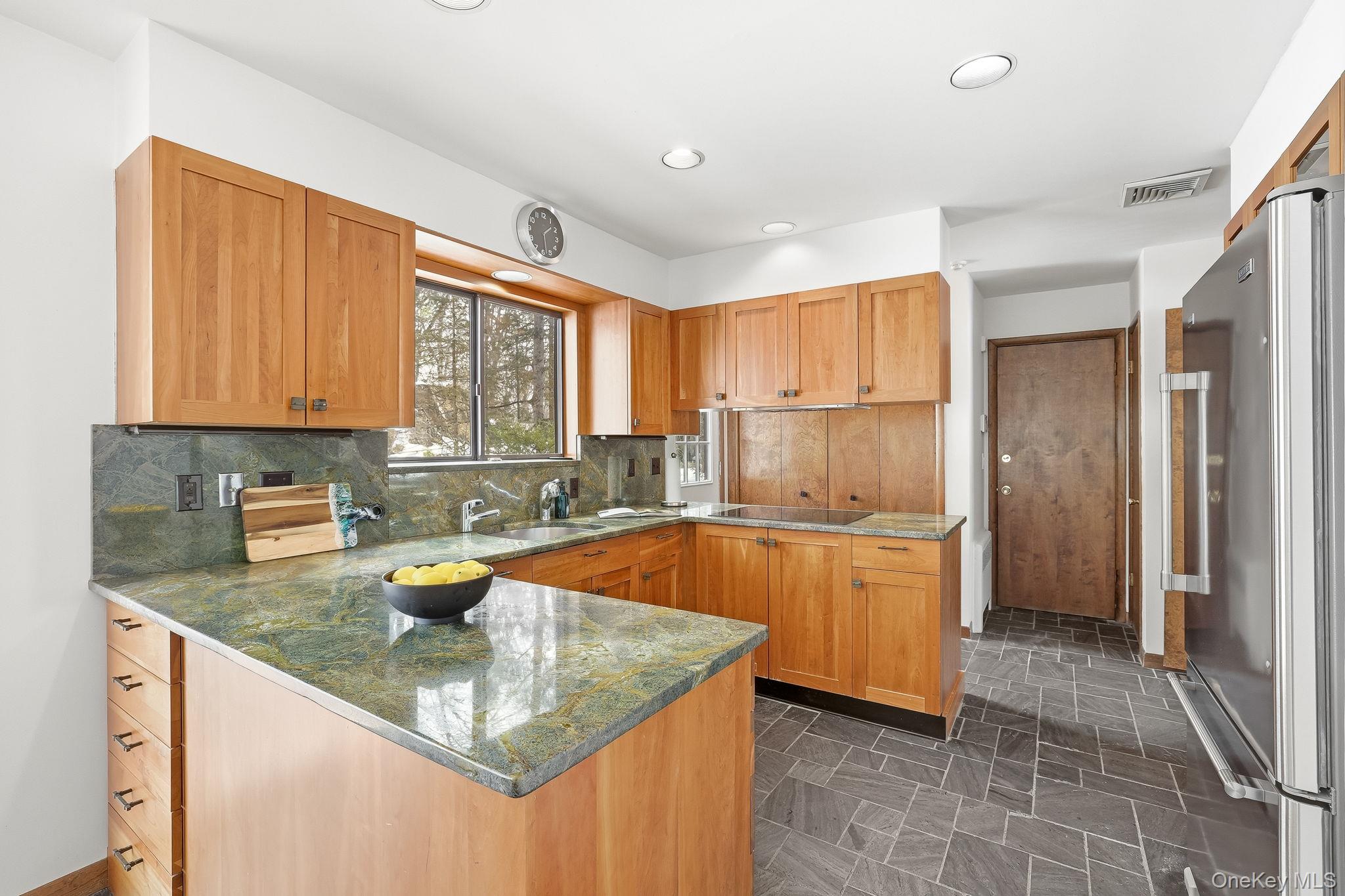 #12 photo, 114 Old Lyme Road, 뉴욕주 Chappaqua , NY 10514