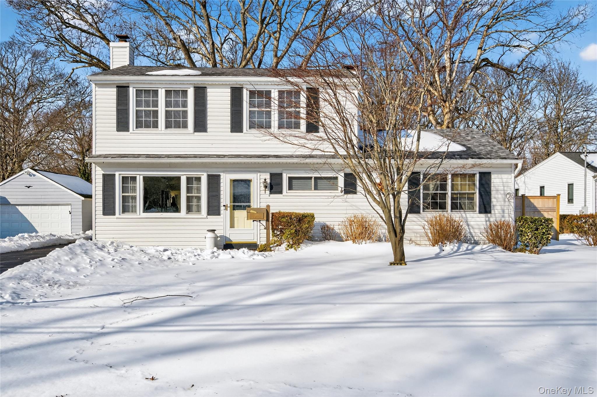 #1 photo, 148 Malts Avenue, West Islip , NY 11795