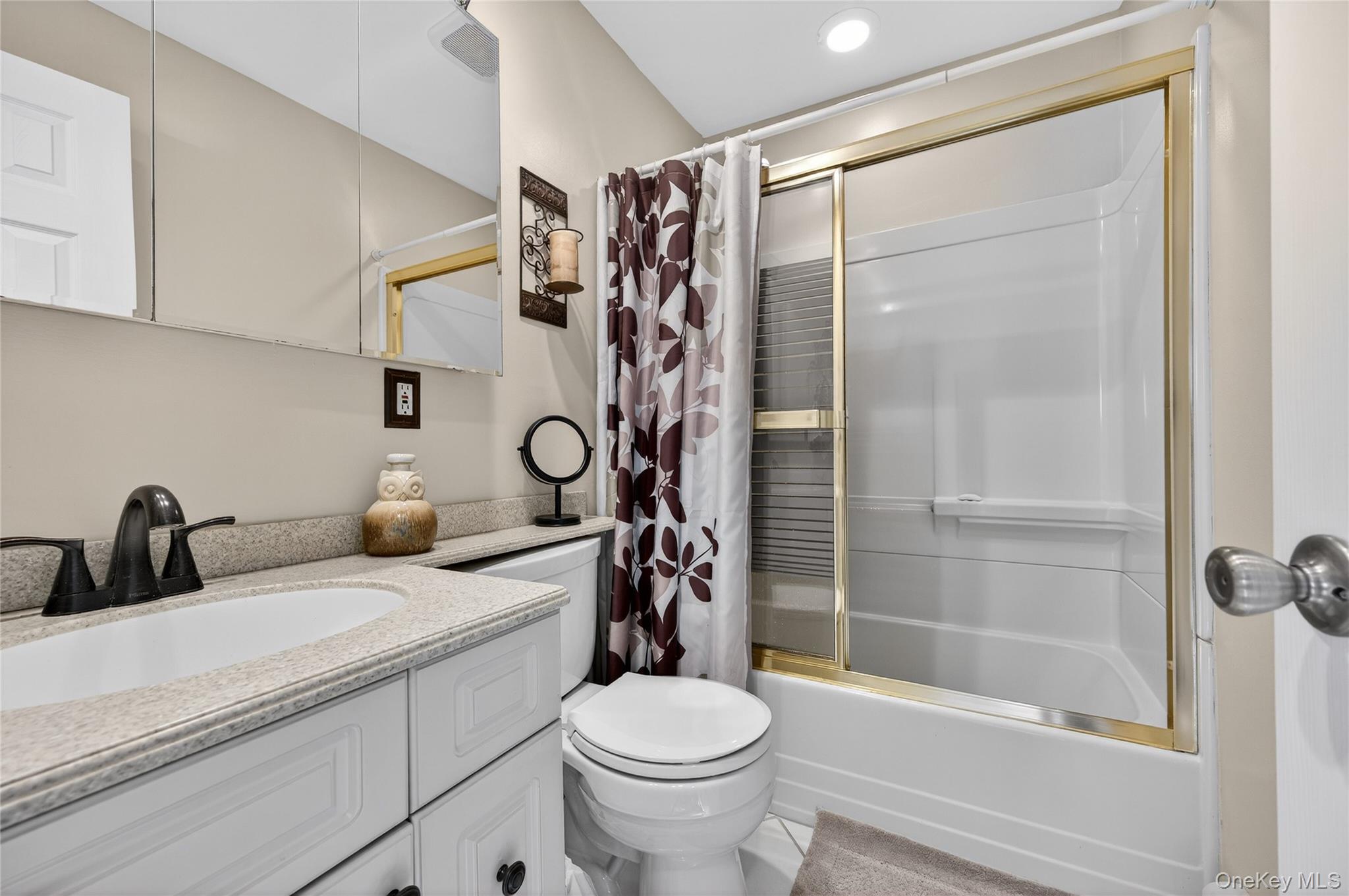 #20 photo, 148 Malts Avenue, West Islip , NY 11795