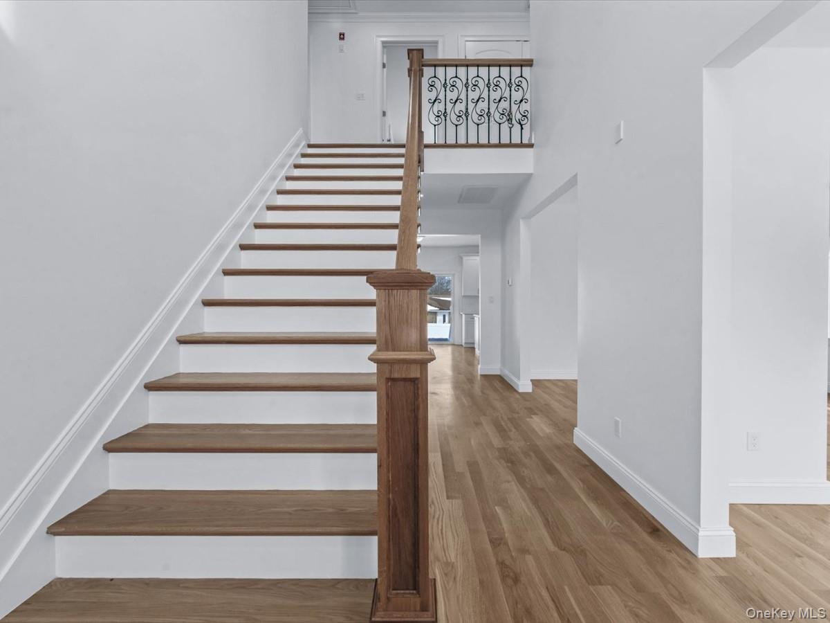 #2 photo, 42 Williamson Street, East Rockaway , NY 11518