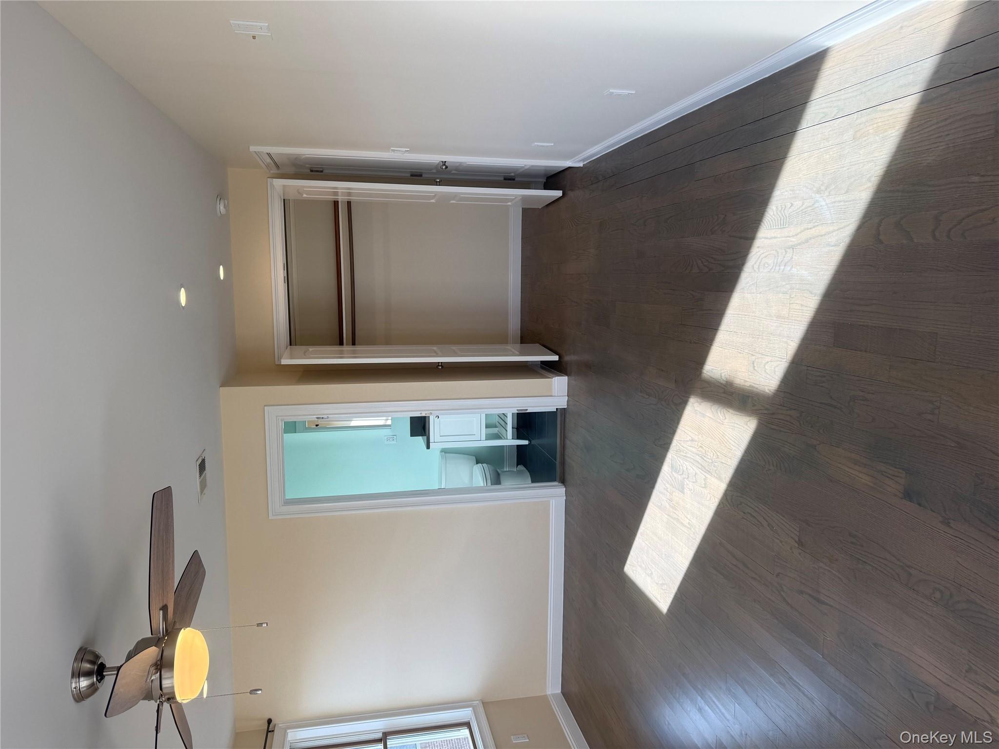 #5 photo, 90 E Hudson Street, नासाउ काउंटी Long Beach , NY 11561