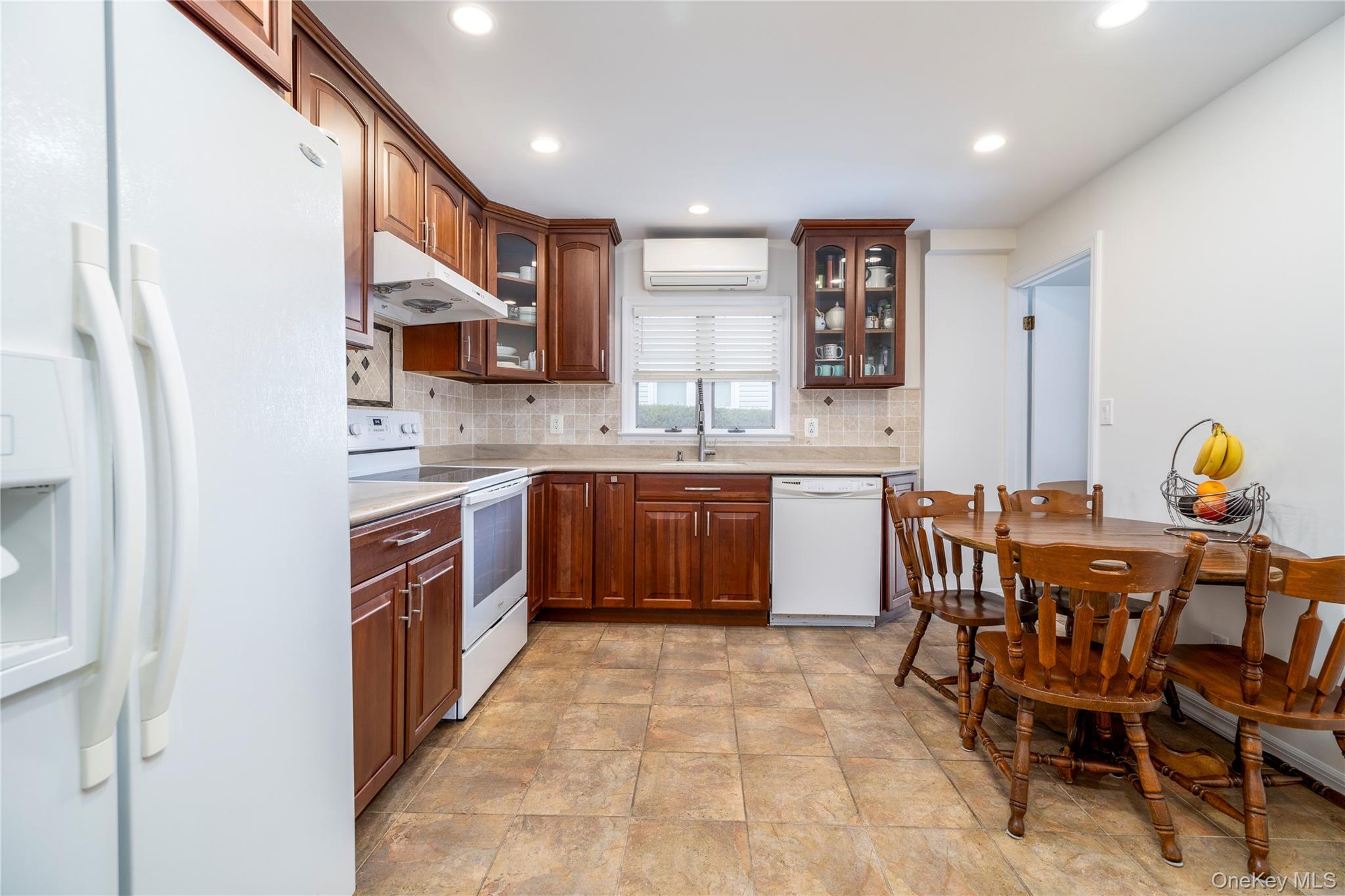 #12 photo, 36 W Windsor Parkway, Oceanside , NY 11572