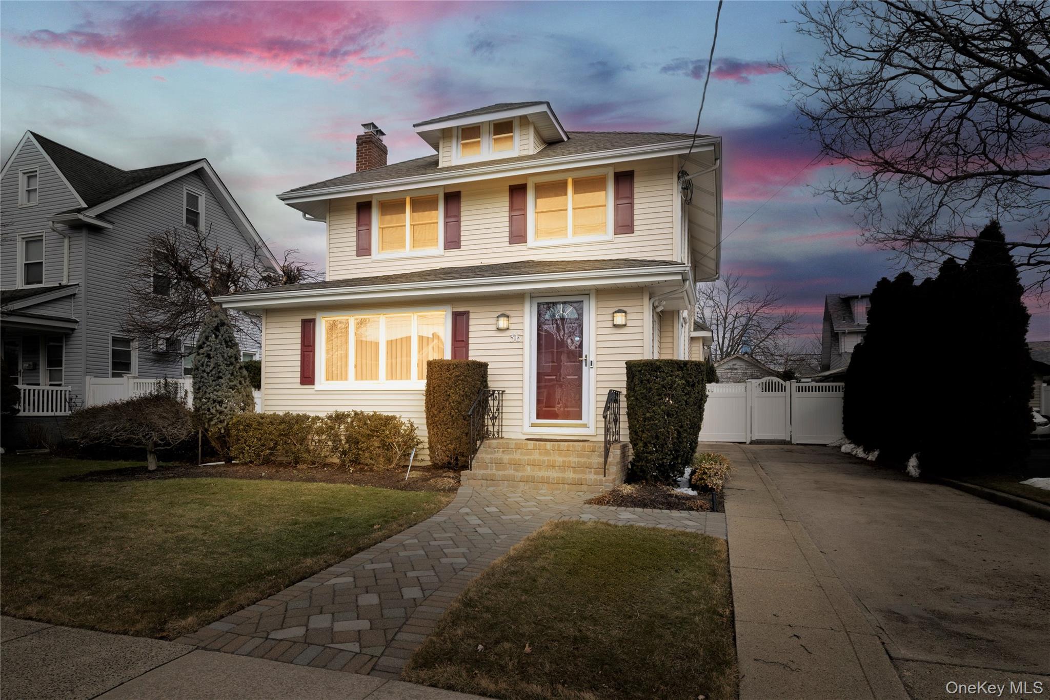 #2 photo, 36 W Windsor Parkway, Oceanside , NY 11572