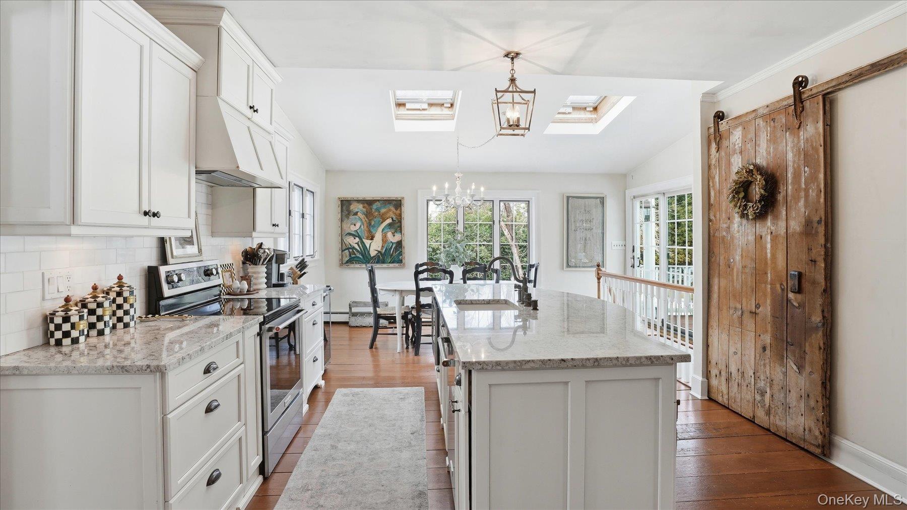 #19 photo, 5 Wendover Road, Setauket , NY 11733