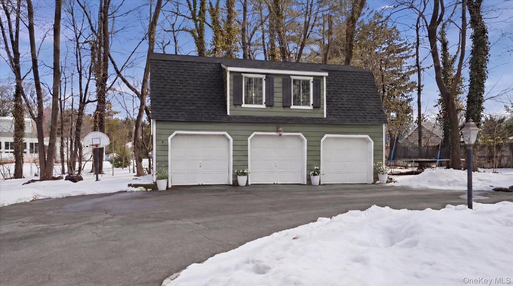 #5 photo, 5 Wendover Road, Setauket , NY 11733