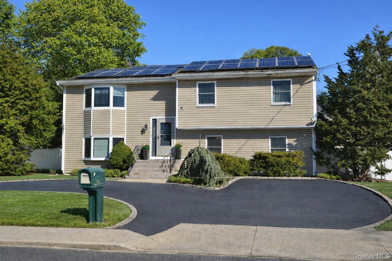 #1 photo, 263 N Bicycle Path, सफ़ोक काउंटी Selden , NY 11784