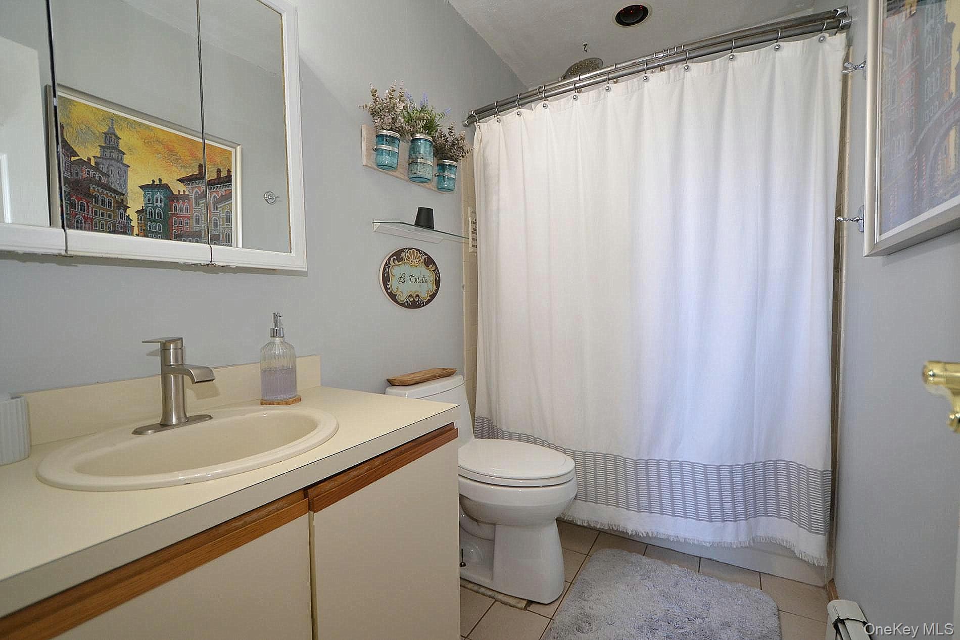 #10 photo, 263 N Bicycle Path, सफ़ोक काउंटी Selden , NY 11784