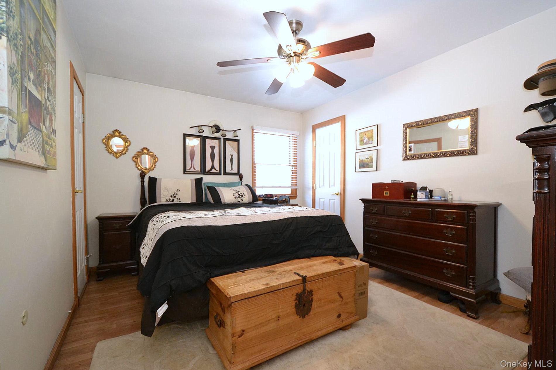 #11 photo, 263 N Bicycle Path, सफ़ोक काउंटी Selden , NY 11784