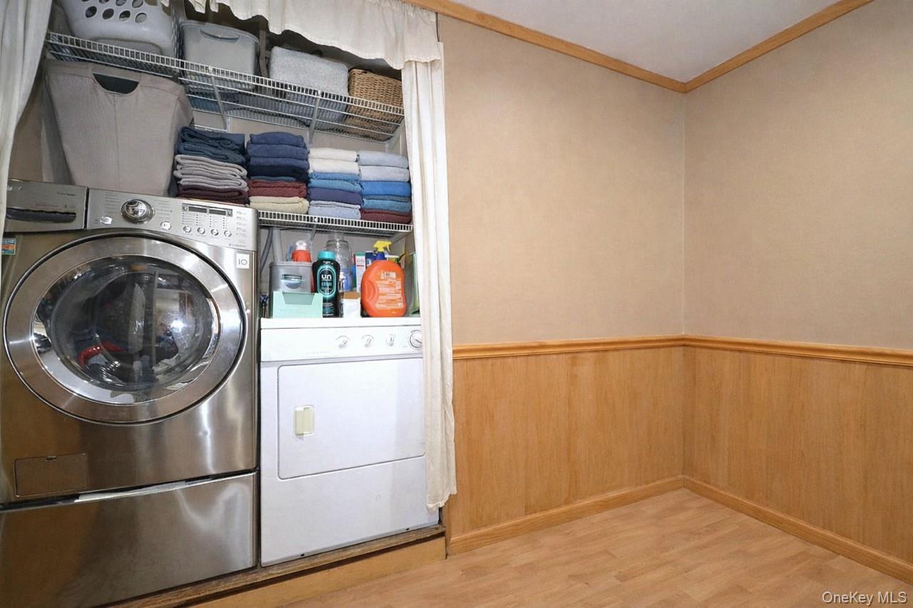 #15 photo, 263 N Bicycle Path, सफ़ोक काउंटी Selden , NY 11784