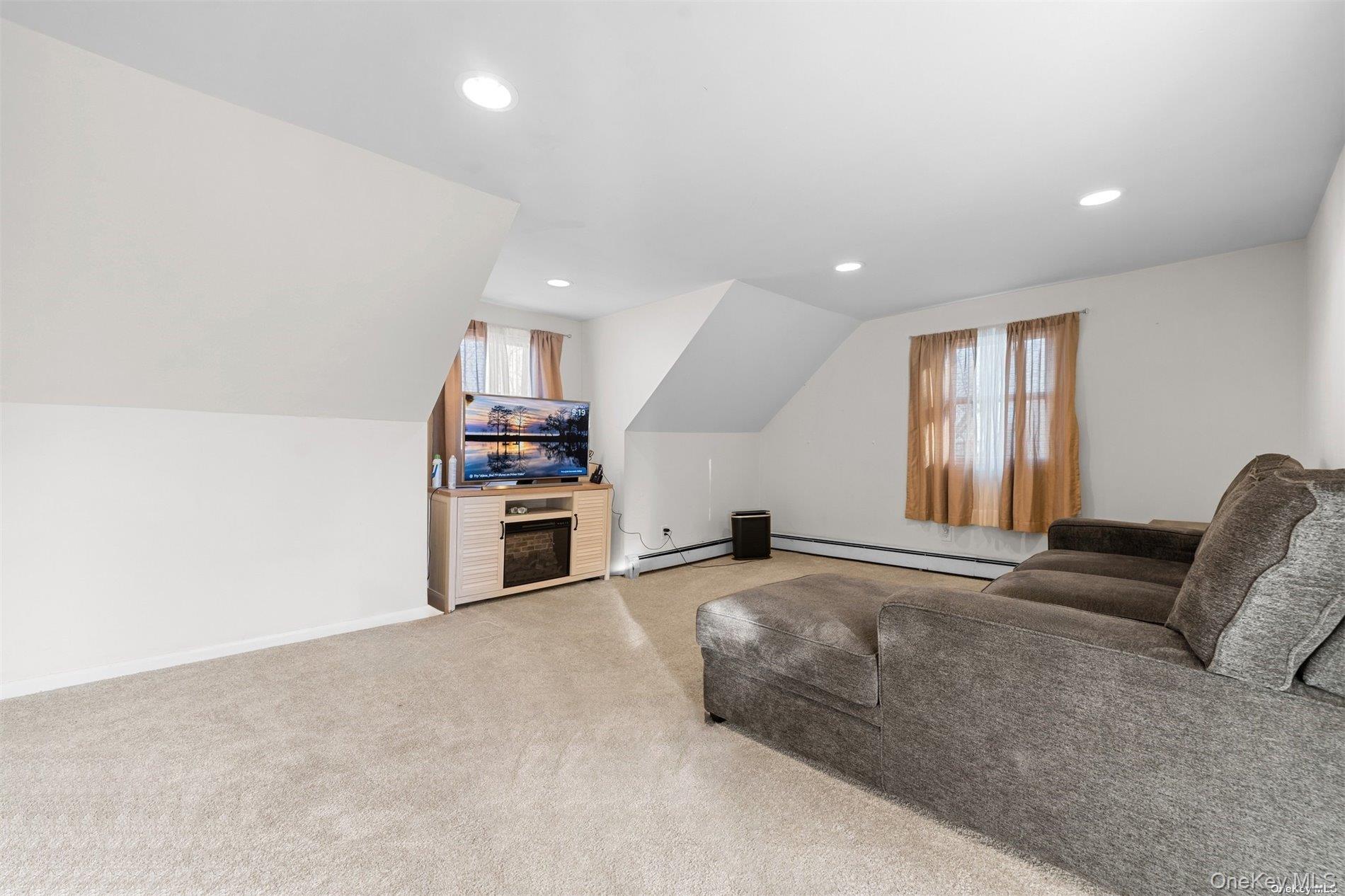 #4 photo, 733 14th Street, West Babylon , NY 11704