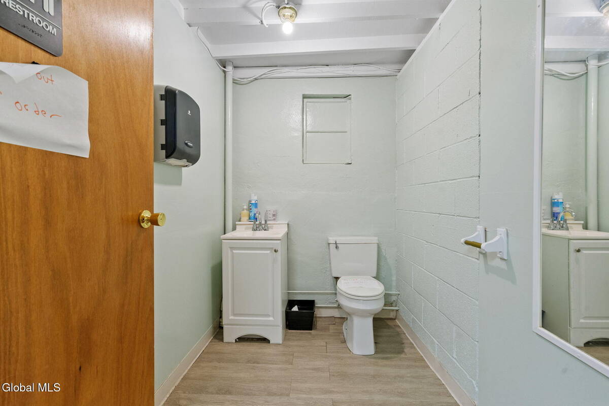 #16 photo, 175-179 Columbia Turnpike, East Greenbush , NY 12144