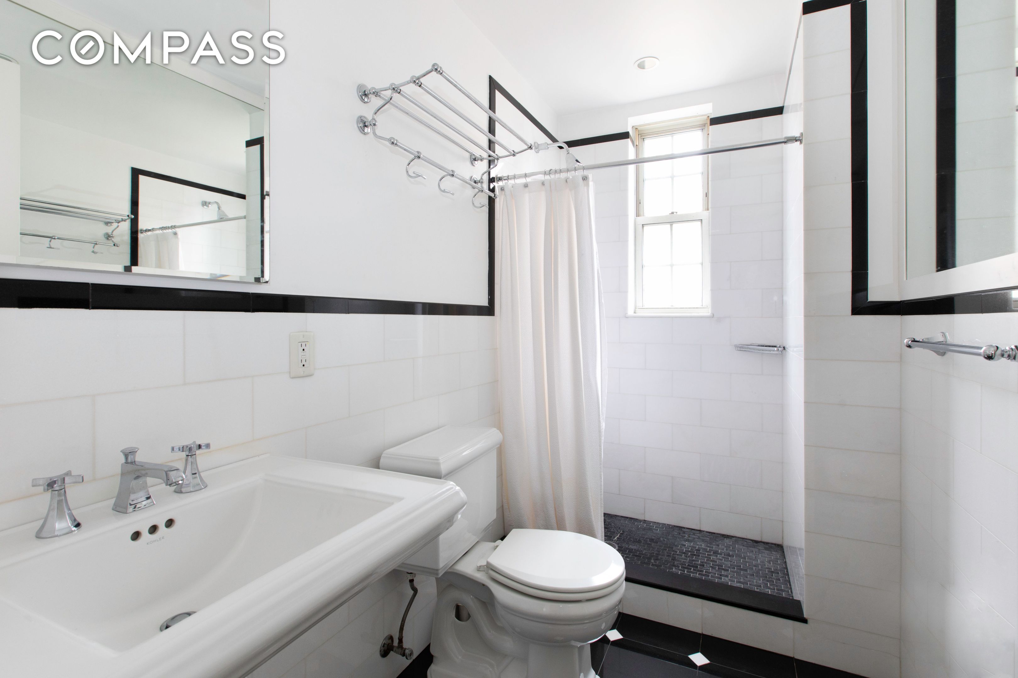 #10 photo, 25 5th Avenue, Greenwich Village , NY 10003