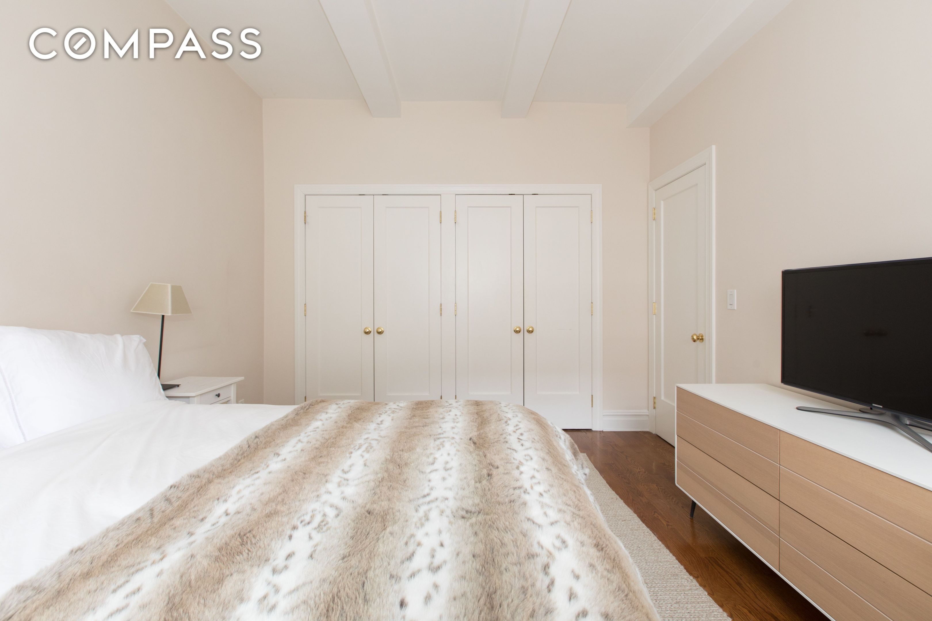 #9 photo, 25 5th Avenue, Greenwich Village , NY 10003