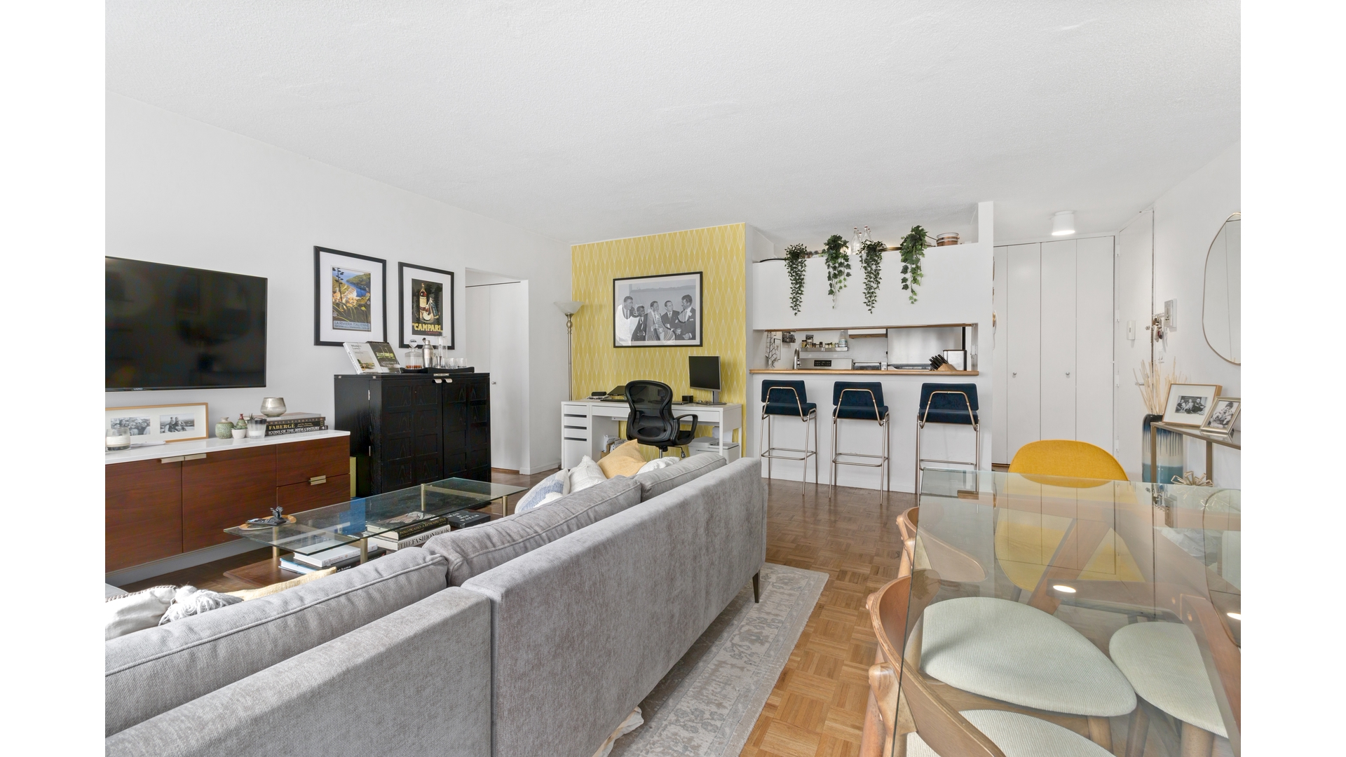 #5 photo, 45 W 67TH Street, Lincoln Square , NY 10023