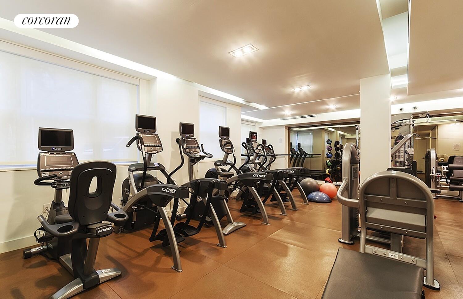 #8 photo, 11 5TH Avenue, मैनहटन Greenwich Village , NY 10003