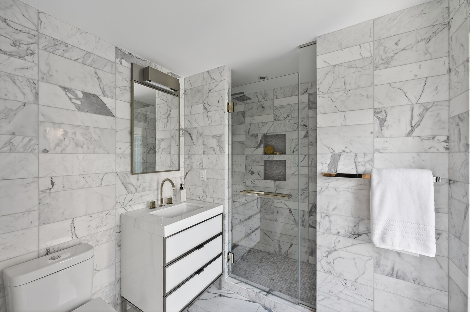 #18 photo, 135 W 52ND Street, Midtown , NY 10019