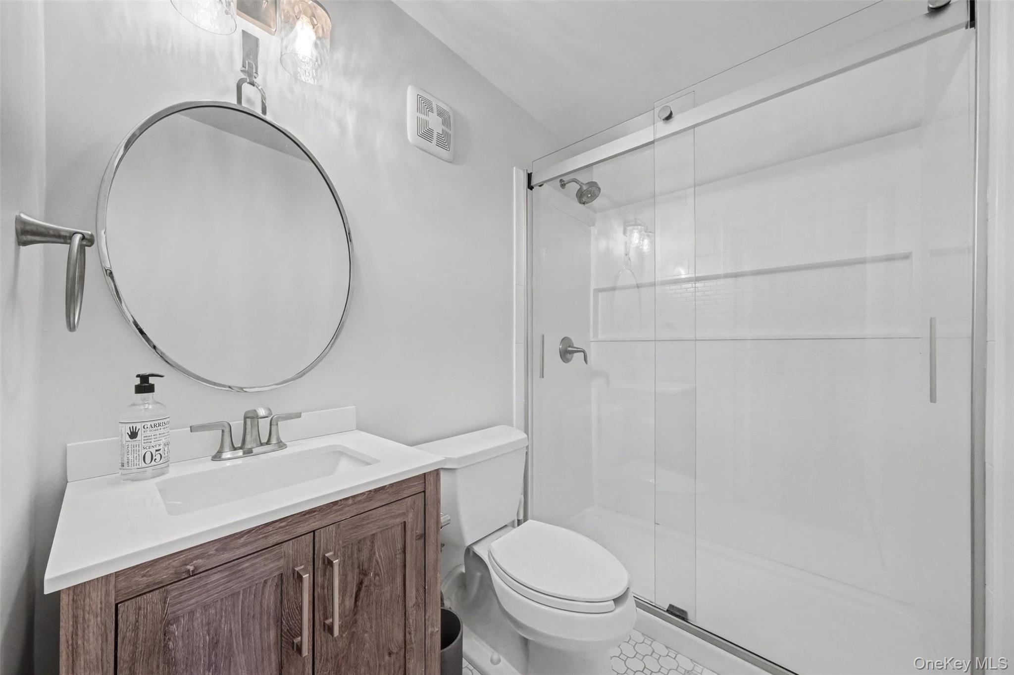 #14 photo, 32 Hurlihe Street, Poughkeepsie , NY 12601