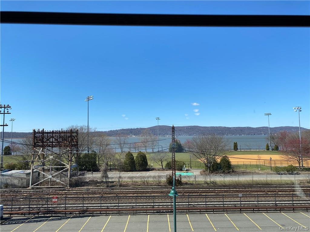 #13 photo, 1 S Astor Street, Irvington , NY 10533