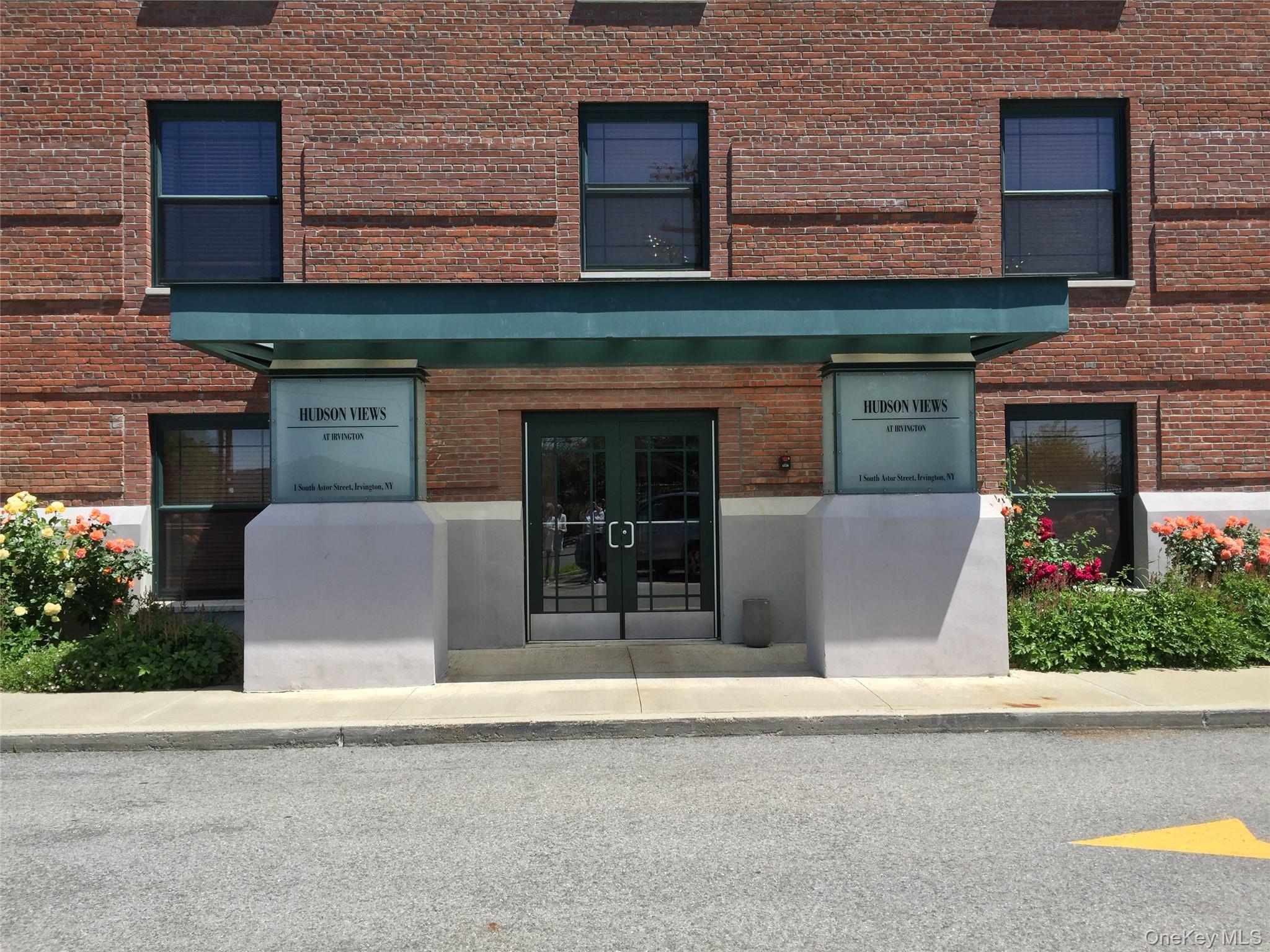 #2 photo, 1 S Astor Street, Irvington , NY 10533