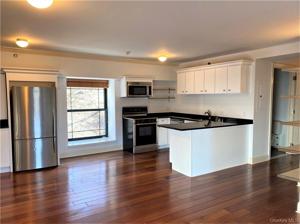 #6 photo, 1 S Astor Street, Irvington , NY 10533