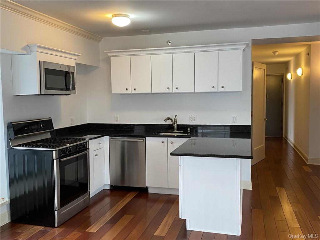 #7 photo, 1 S Astor Street, Irvington , NY 10533