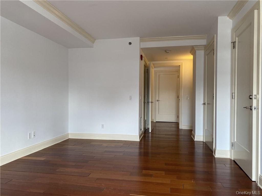 #8 photo, 1 S Astor Street, Irvington , NY 10533