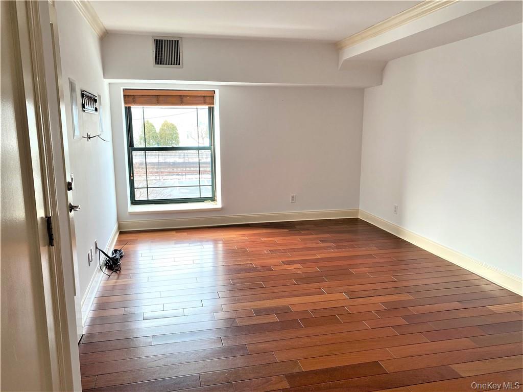 #9 photo, 1 S Astor Street, Irvington , NY 10533