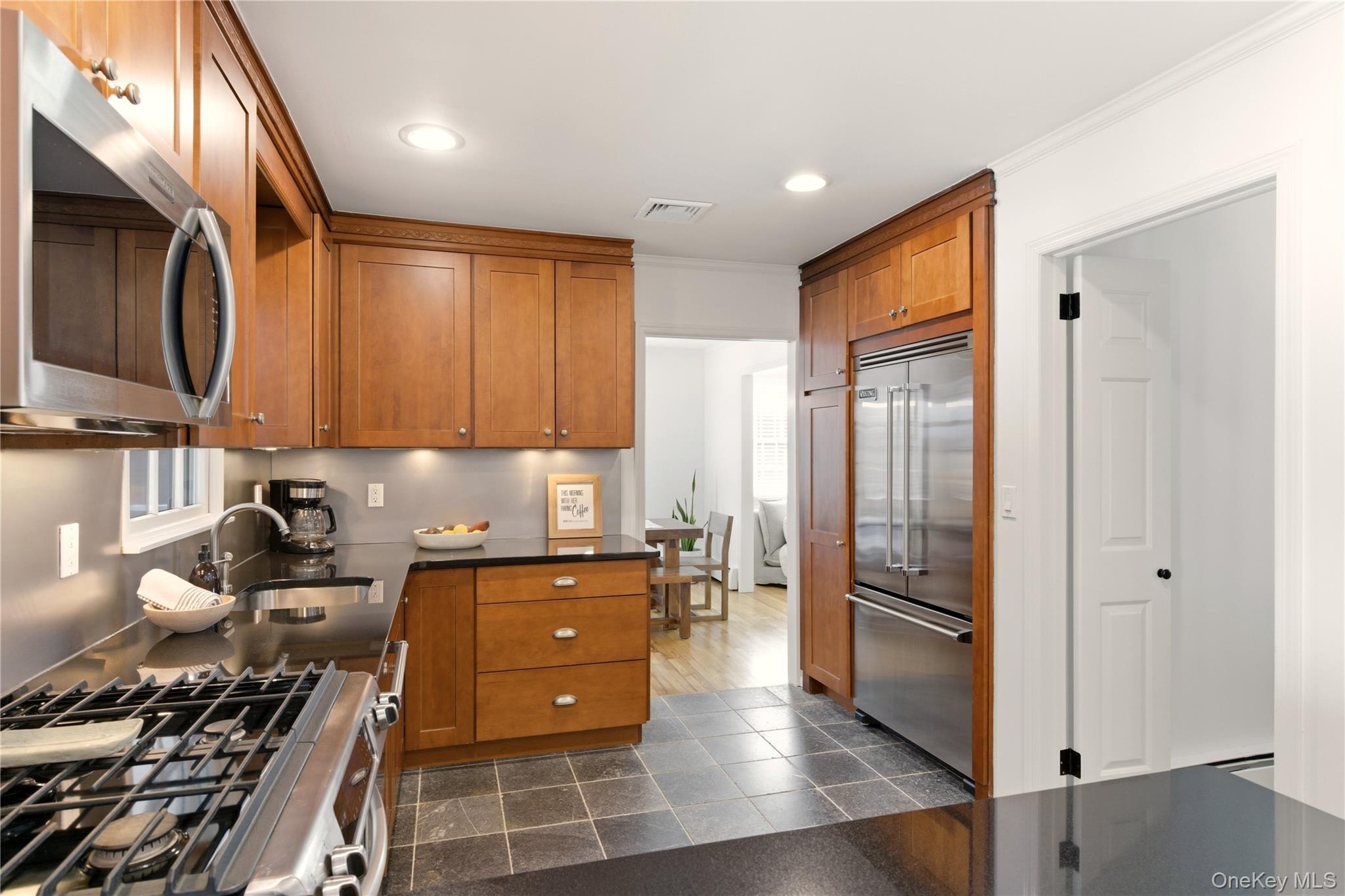 #8 photo, 180 Highland Avenue, Northport , NY 11768