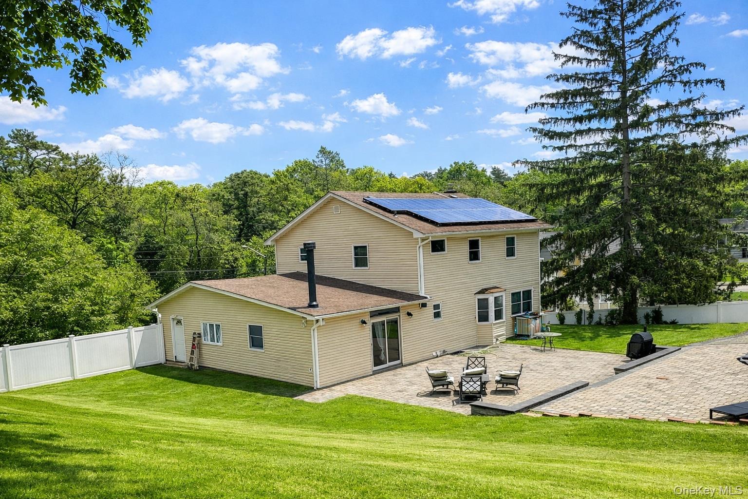 #7 photo, 132 Midwood Avenue, Nesconset , NY 11767