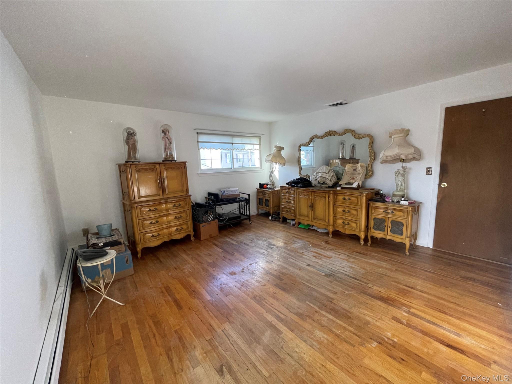 #15 photo, 840 Robin Court, Baldwin , NY 11510