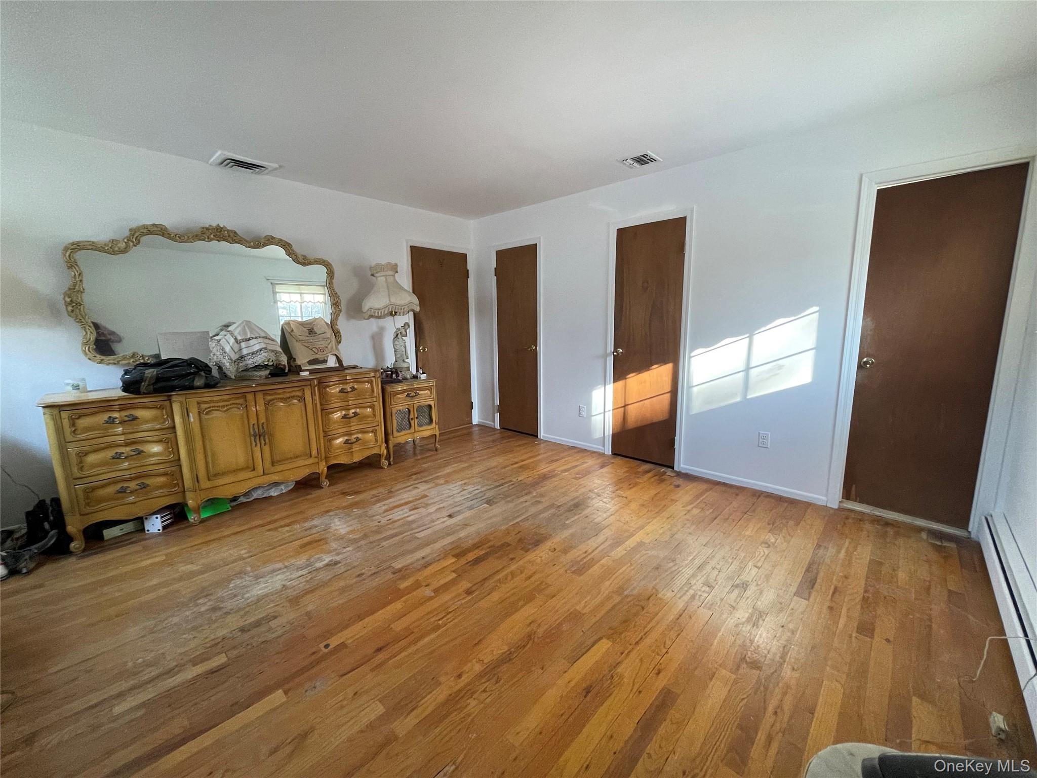 #16 photo, 840 Robin Court, Baldwin , NY 11510