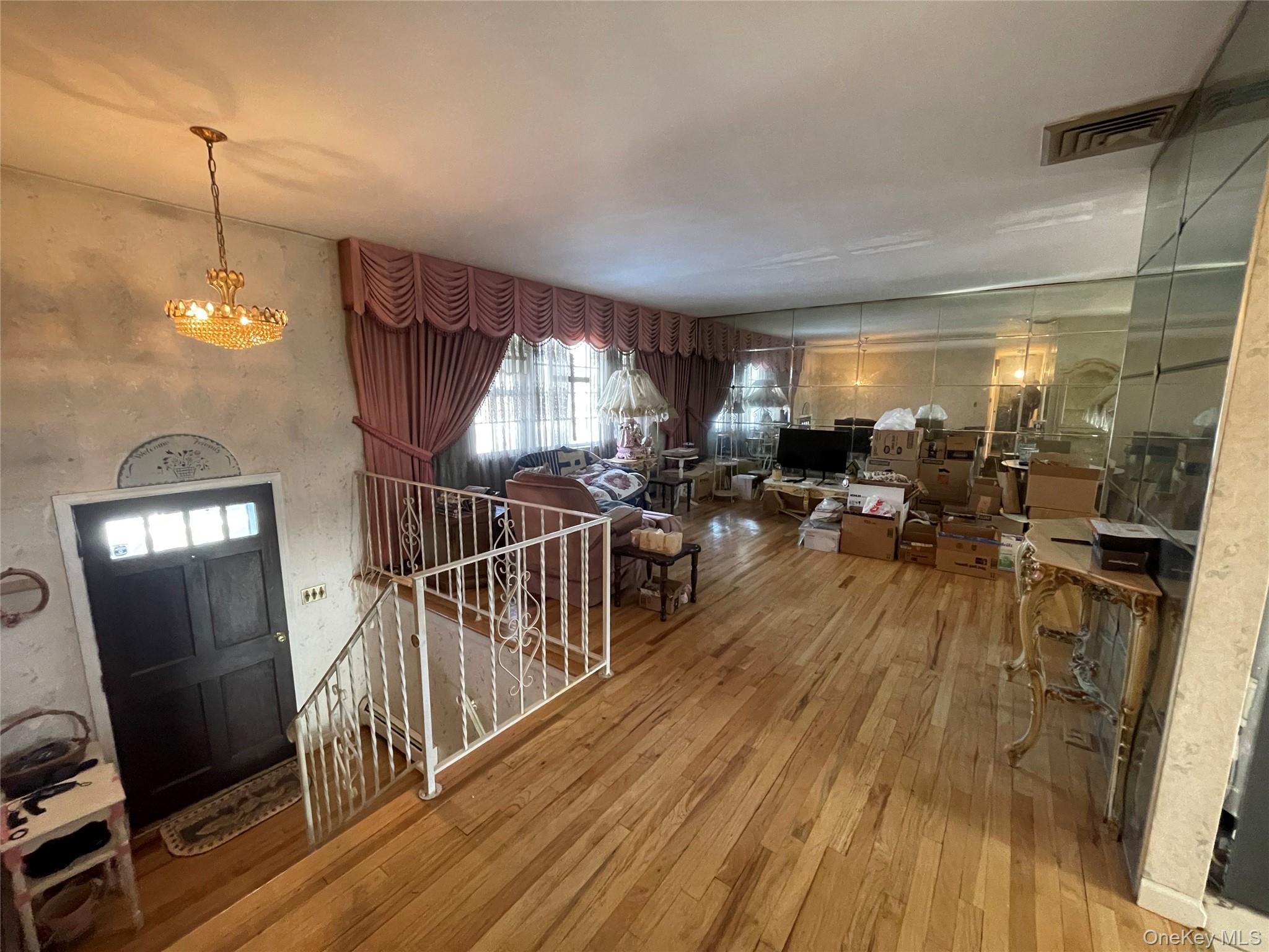 #5 photo, 840 Robin Court, Baldwin , NY 11510