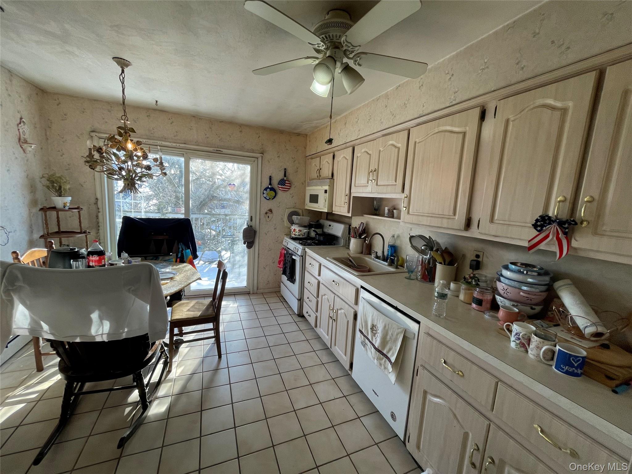 #9 photo, 840 Robin Court, Baldwin , NY 11510