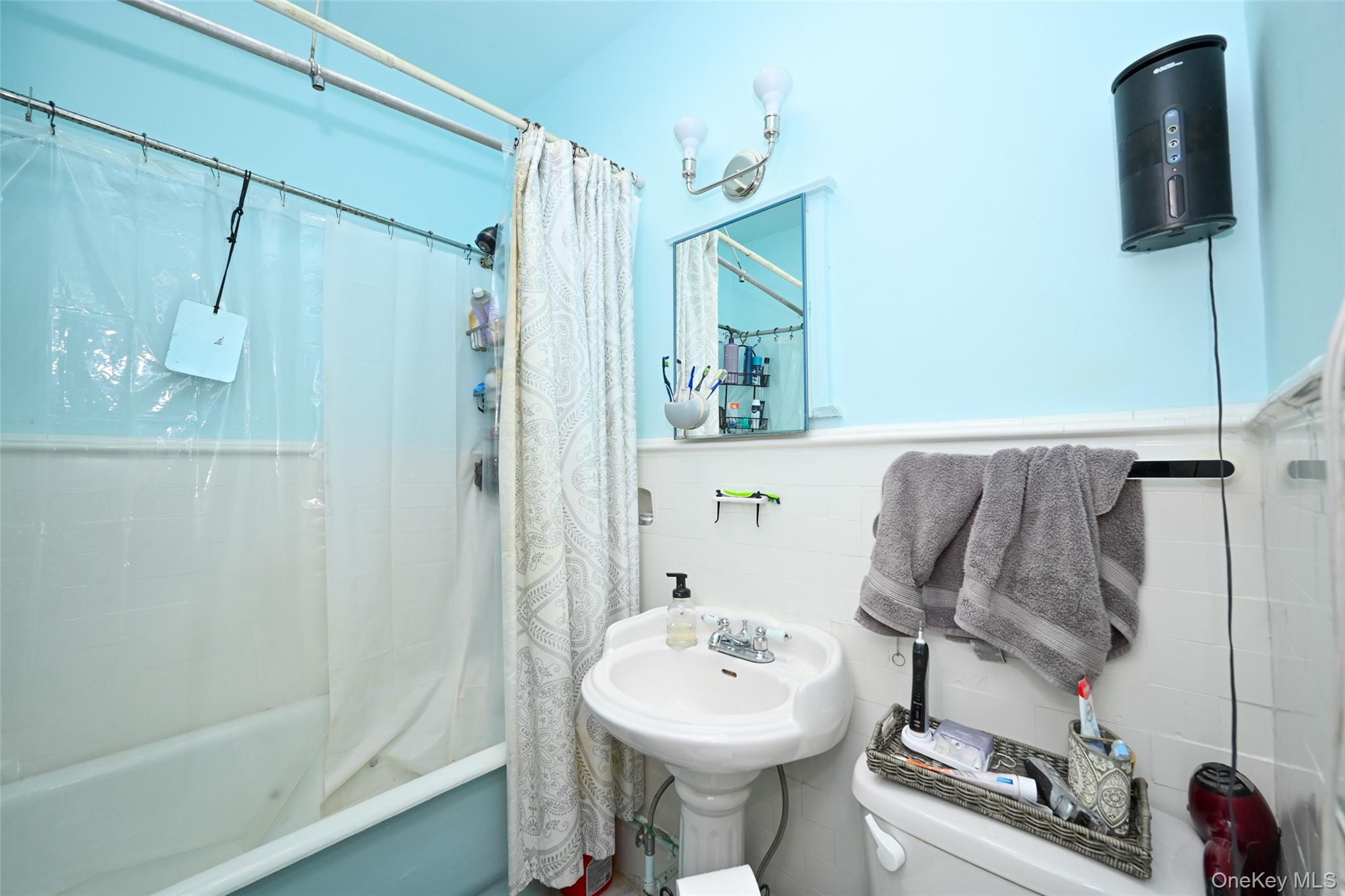 #11 photo, 72-19 72nd Street, Куинс ‖ Glendale , NY 11385