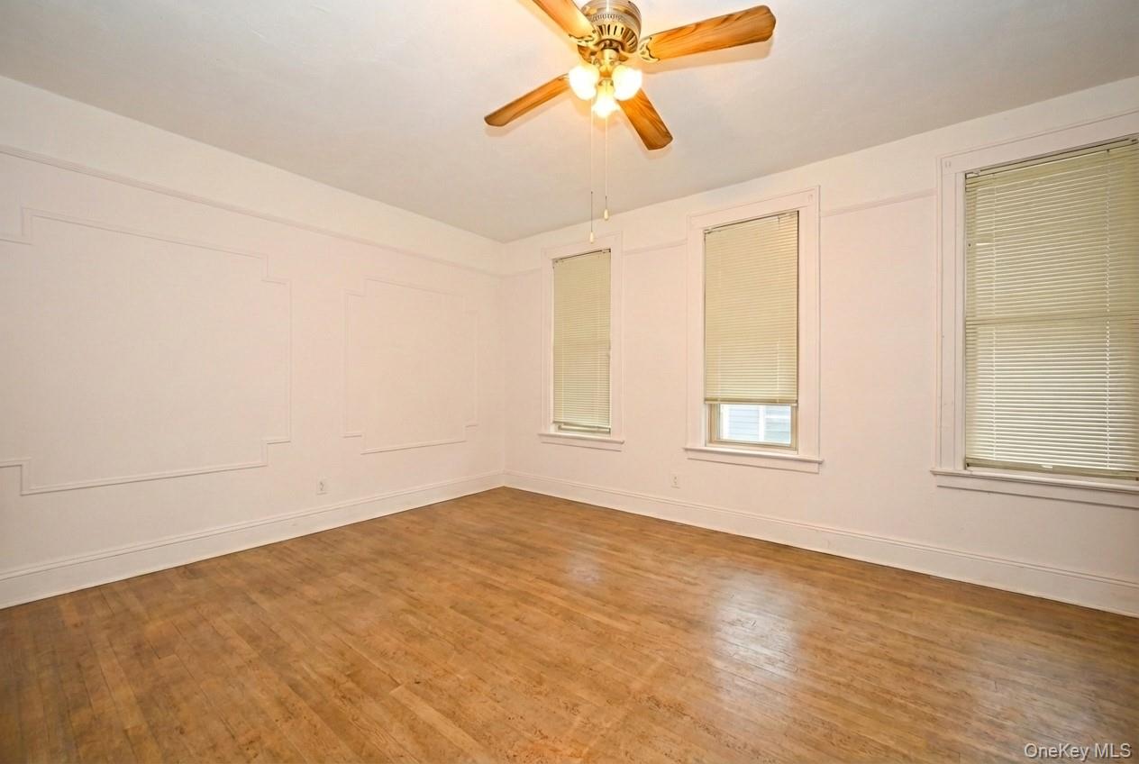 #7 photo, 72-19 72nd Street, Куинс ‖ Glendale , NY 11385