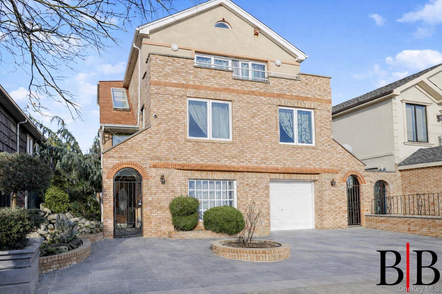 #1 photo, 215 Arkansas Drive, 브루클린 Brooklyn , NY 11234