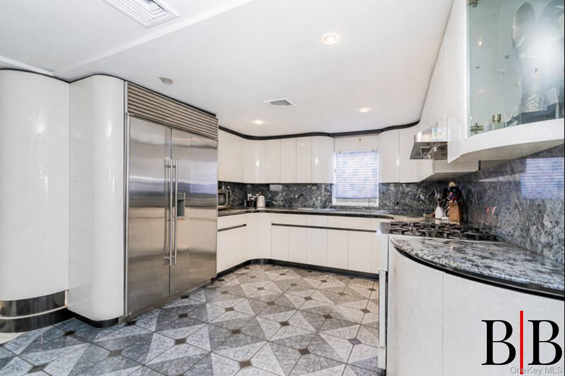 #13 photo, 215 Arkansas Drive, 브루클린 Brooklyn , NY 11234