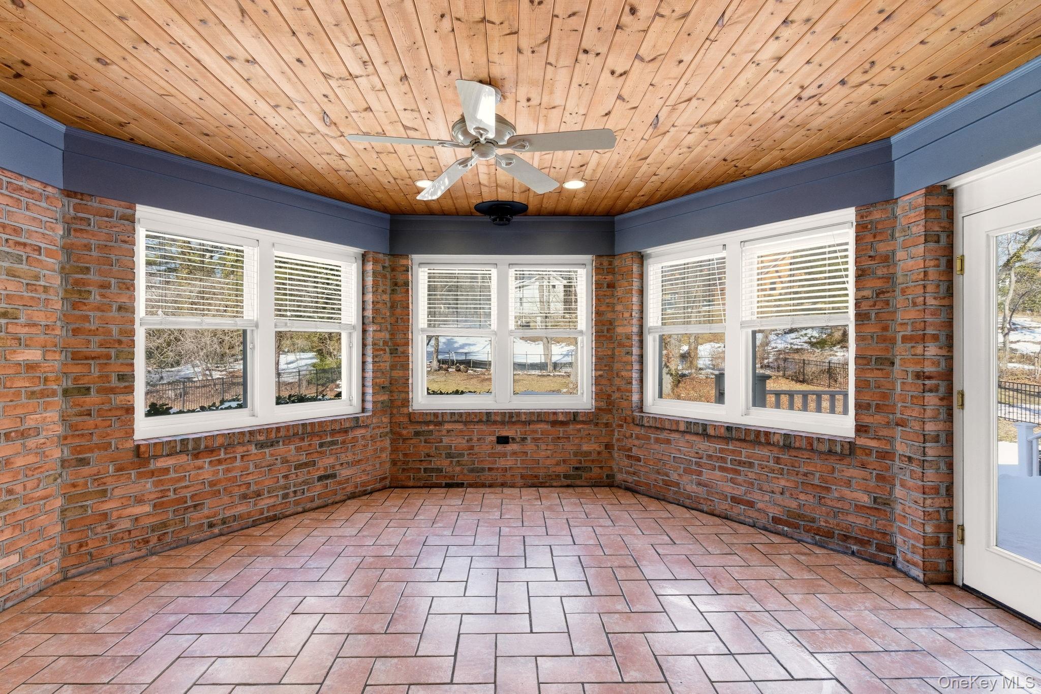 #16 photo, 9 Mariners Court, Саффолк ‖ Centerport , NY 11721