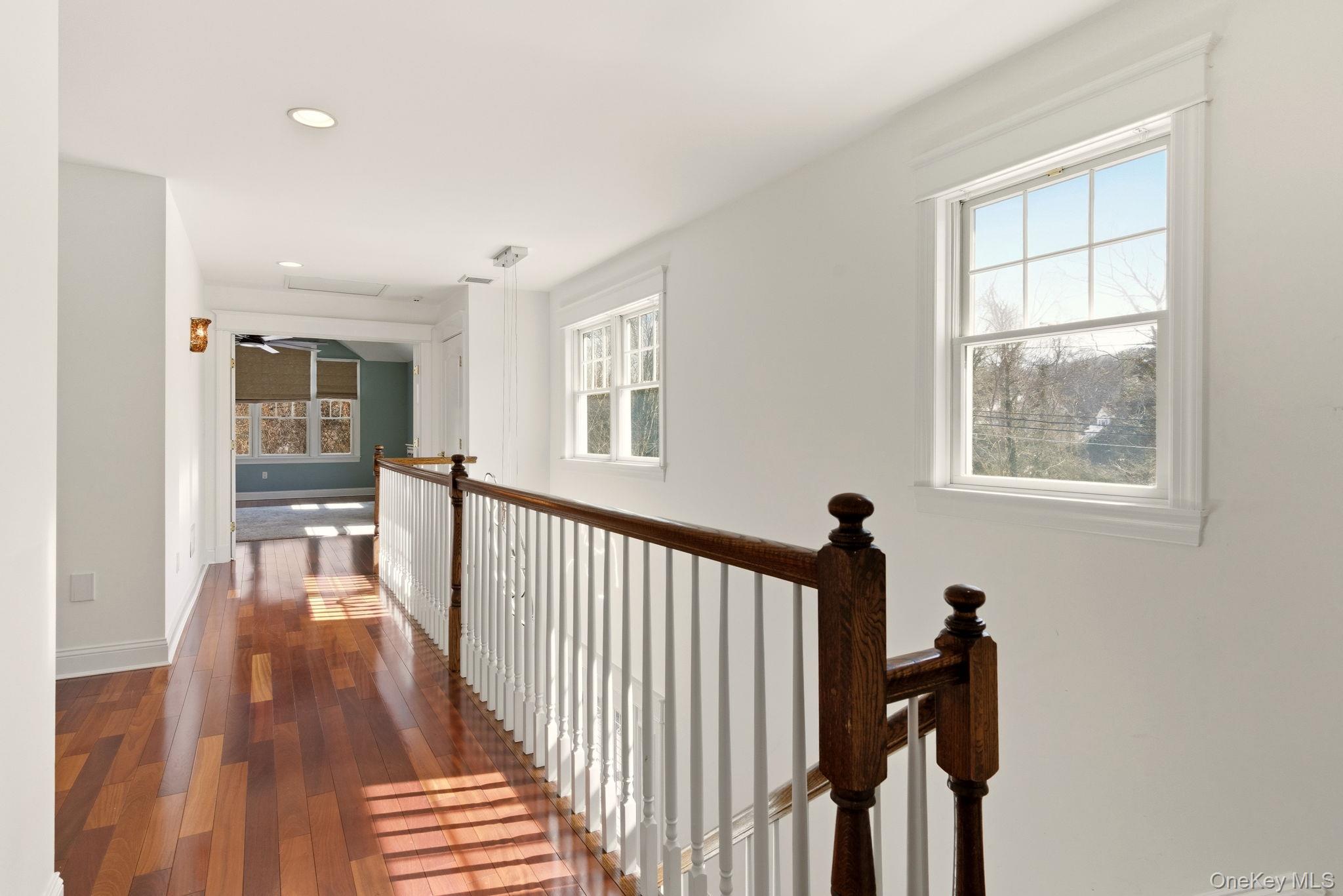 #19 photo, 9 Mariners Court, Саффолк ‖ Centerport , NY 11721