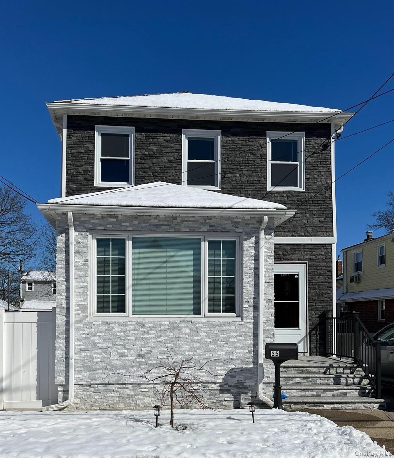 #1 photo, 35 Barwick Street, מחוז נסאו Floral Park , NY 11001