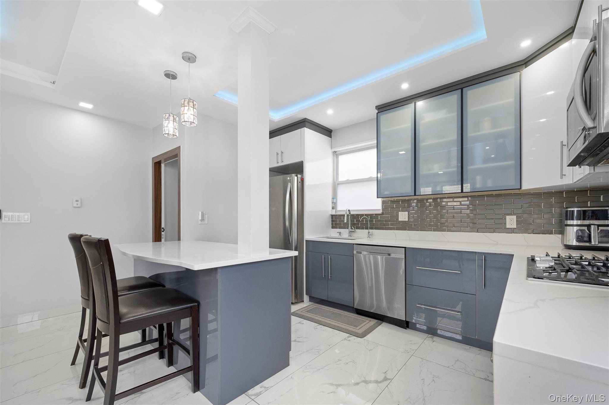 #11 photo, 35 Barwick Street, מחוז נסאו Floral Park , NY 11001